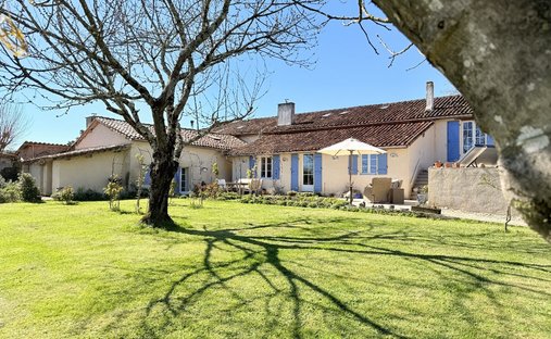 Haus in Aubeterre-sur-Dronne, Neu-Aquitanien, Frankreich 1