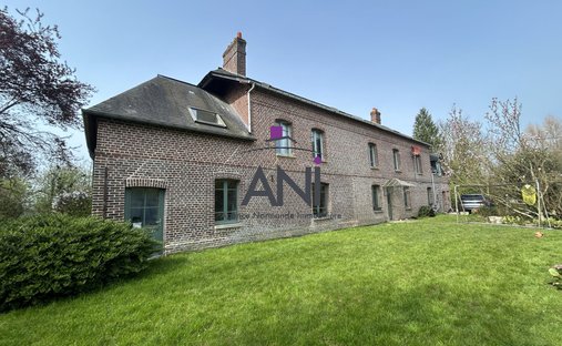 House in Saint-Victor-l'Abbaye, Normandy, France 1