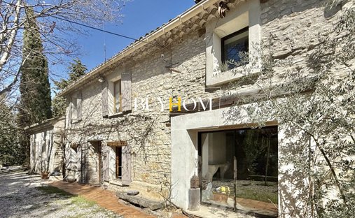 Country House in Nevons-route d'Apt, L'Isle-sur-la-Sorgue, France 1