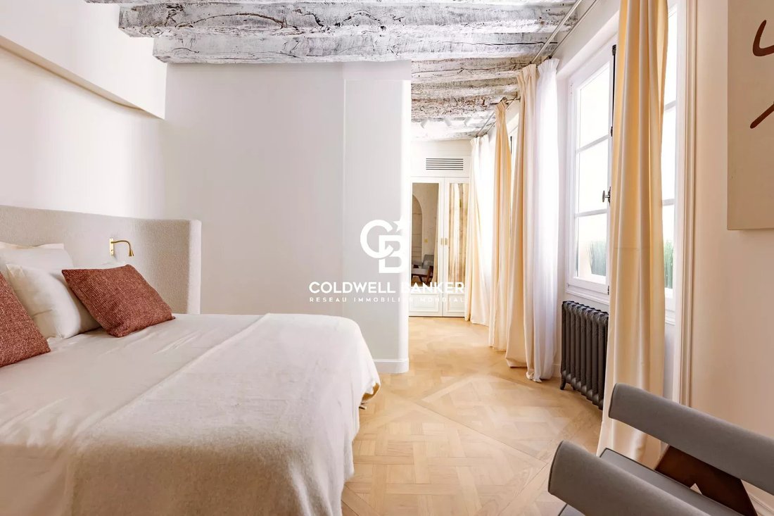 Apartment in Saint Thomas d'Aquin, Paris 7e Arrondissement, Paris 5 - 17464996