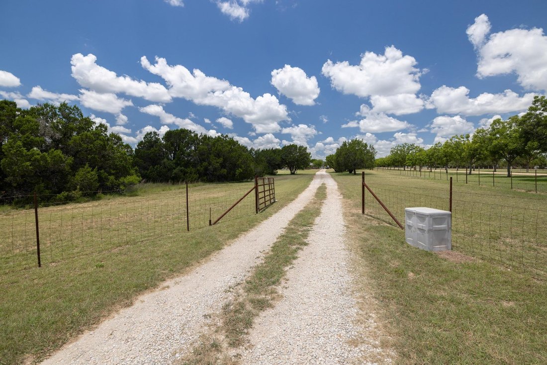 House in Liberty Hill, Texas, United States 5 - 17466454