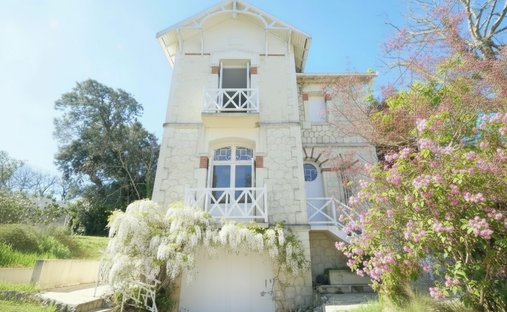 Villa in Pontaillac, Royan, France 1