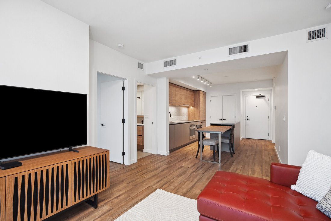 Condo in Surrey, British Columbia, Canada 2 - 17464668