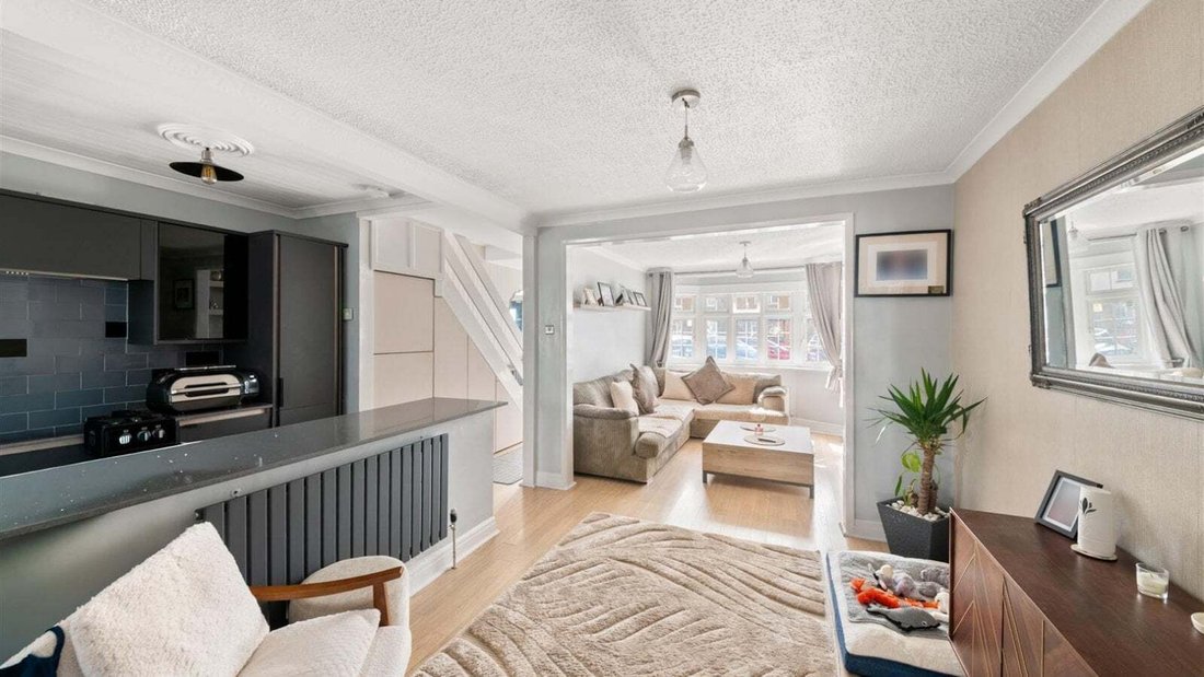 House in Wood End, Hillingdon, England 2 - 17466412