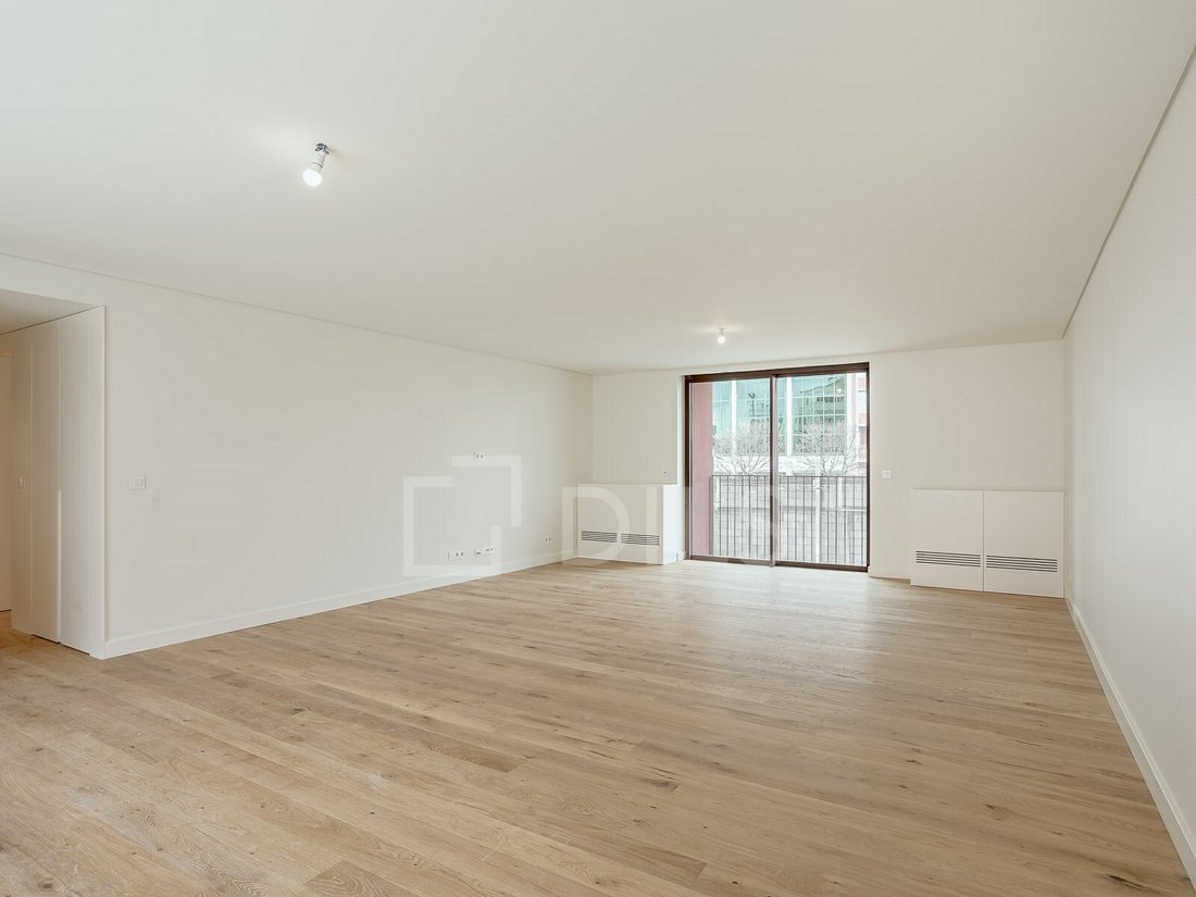Apartment in Areeiro, Lisbon, Portugal 2 - 17408845