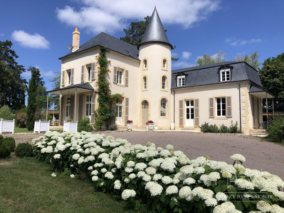 Estate in Sichamps, Bourgogne – Franche-Comté, France 1 - 16643429