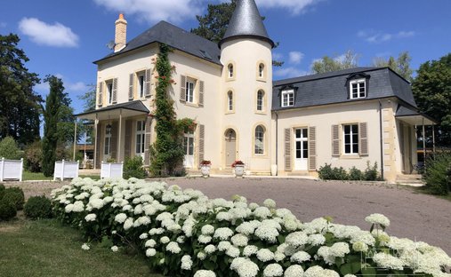 Estate in Sichamps, Bourgogne – Franche-Comté, France 1
