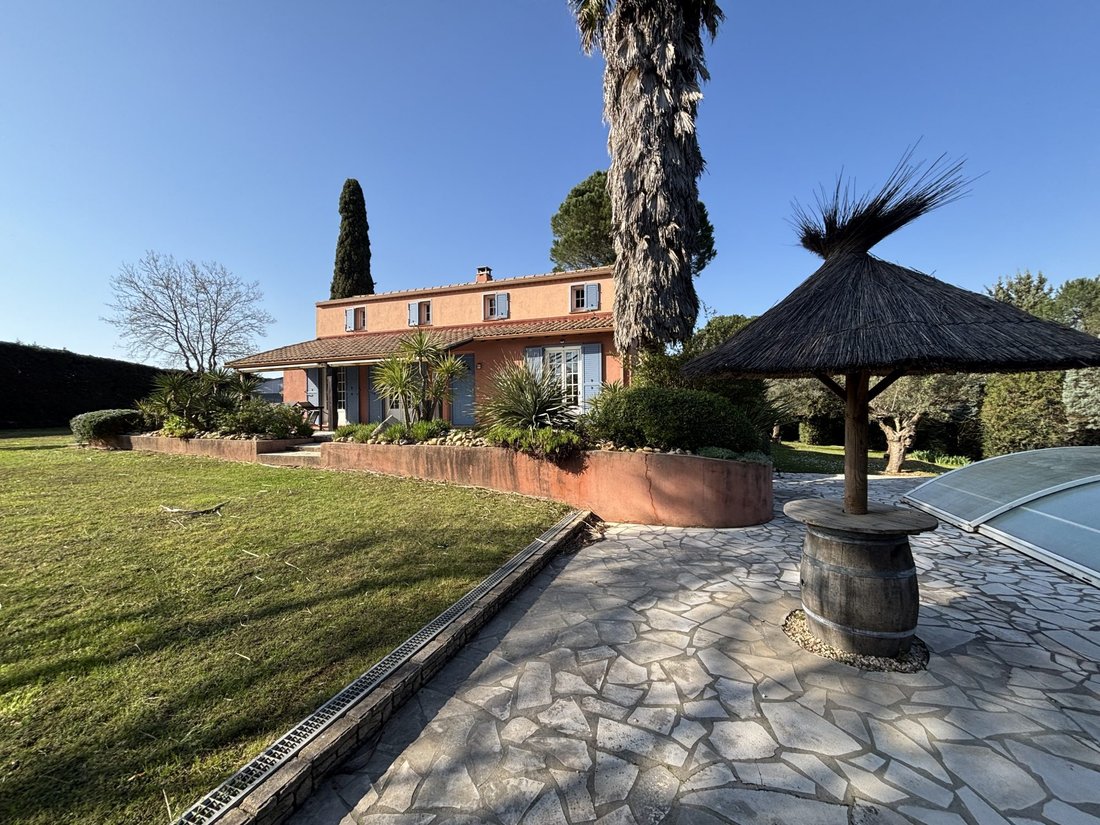 Villa in Générac, Occitania, France 2 - 17468547