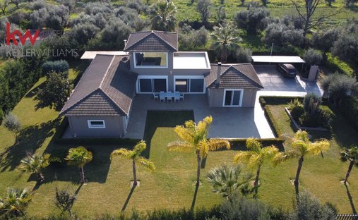 Villa in 4th Community of Patras - Central Sector, Peloponnese, Western Greece and the Ionian, Greece 1