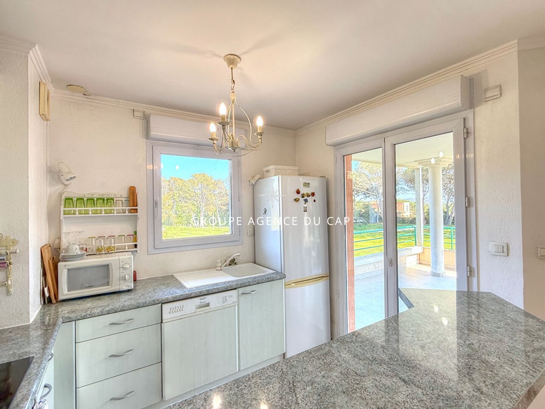 Apartment in Valescure-Vaulongue-Clair Bois-Vallon Suveret, Saint-Raphaël, France 5 - 17467525
