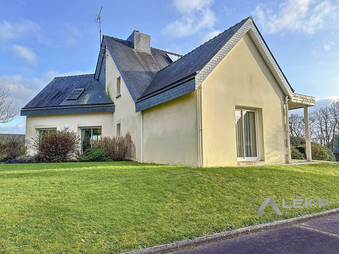 House in Saint-Nicolas-de-Redon, Pays de la Loire, France 3 - 17468637