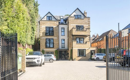 Apartment in Sevenoaks, England 1