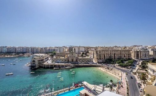 Penthouse in San Ġiljan, Malta 1