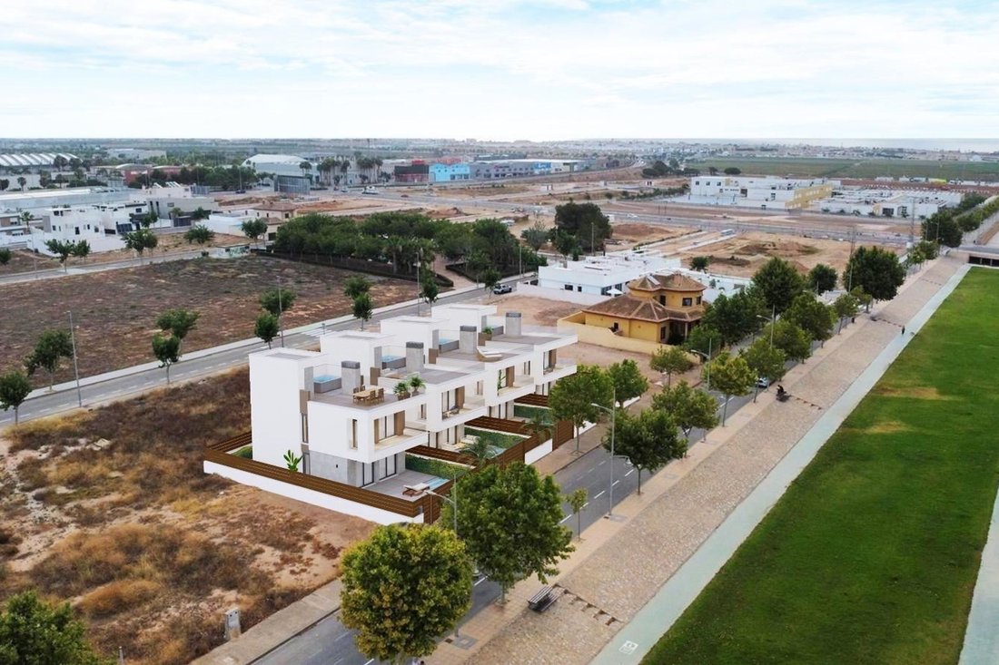 Villa in Pilar de la Horadada, Valencian Community, Spain 2 - 17465261