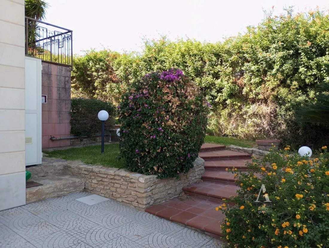 Villa in Ramacca, Sicily, Italy 2 - 16369377