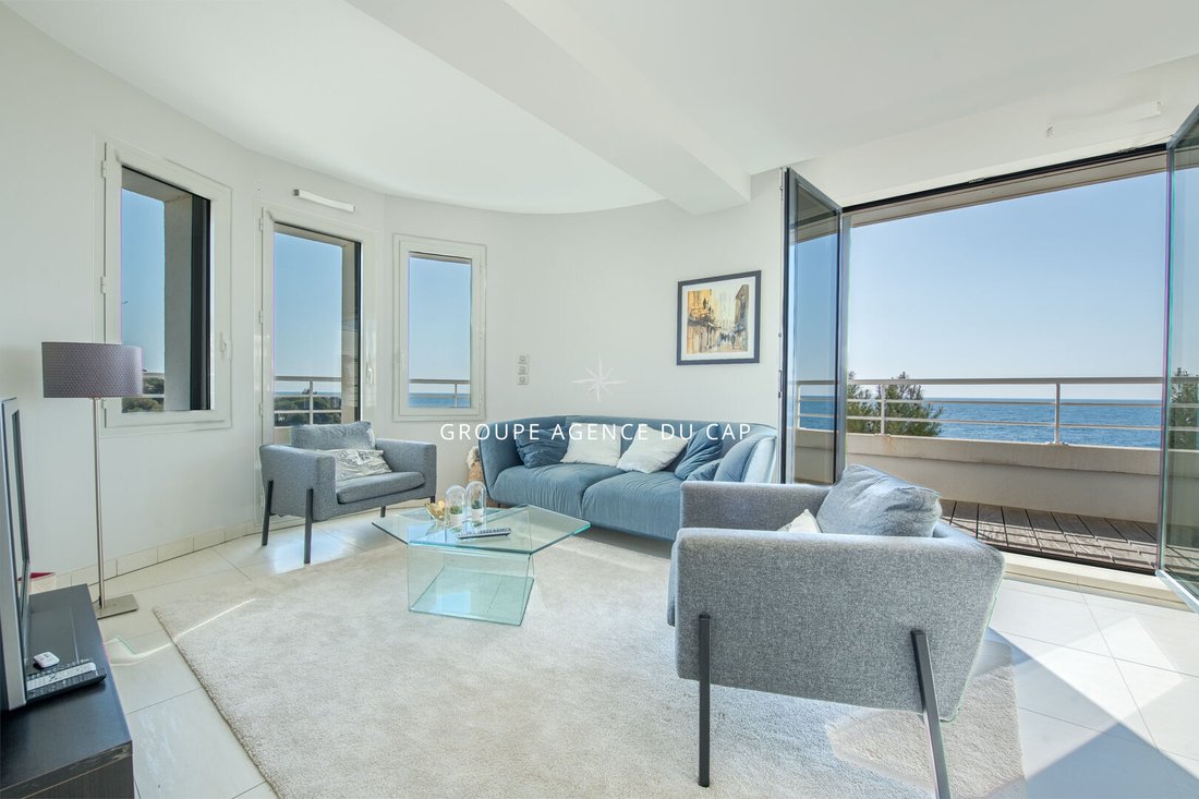 Apartment in Le Dramont-Agay-Anthéor-Le Trayas, Saint-Raphaël, France 1 - 17467538
