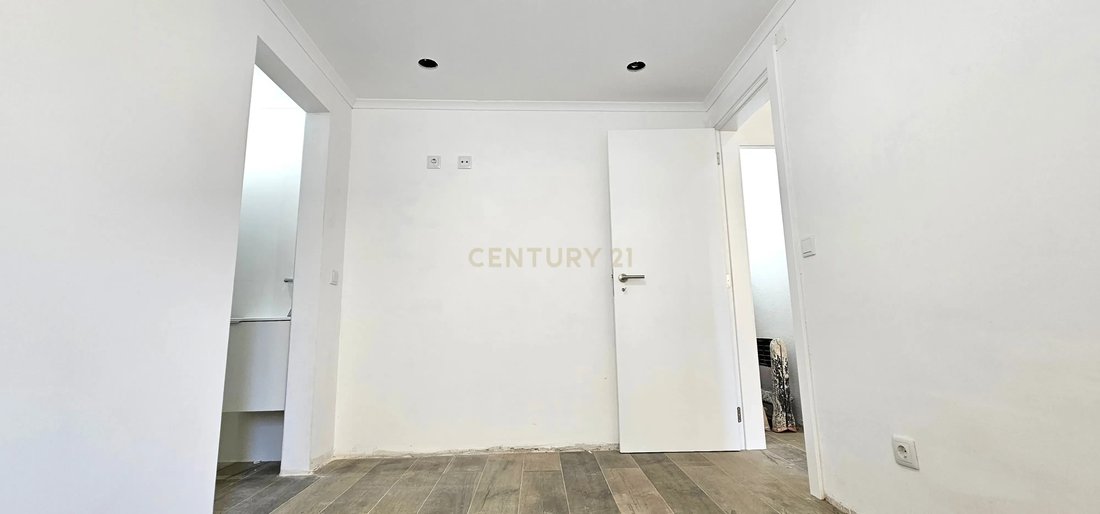 Apartment in Ajuda, Lisbon, Portugal 5 - 17467443