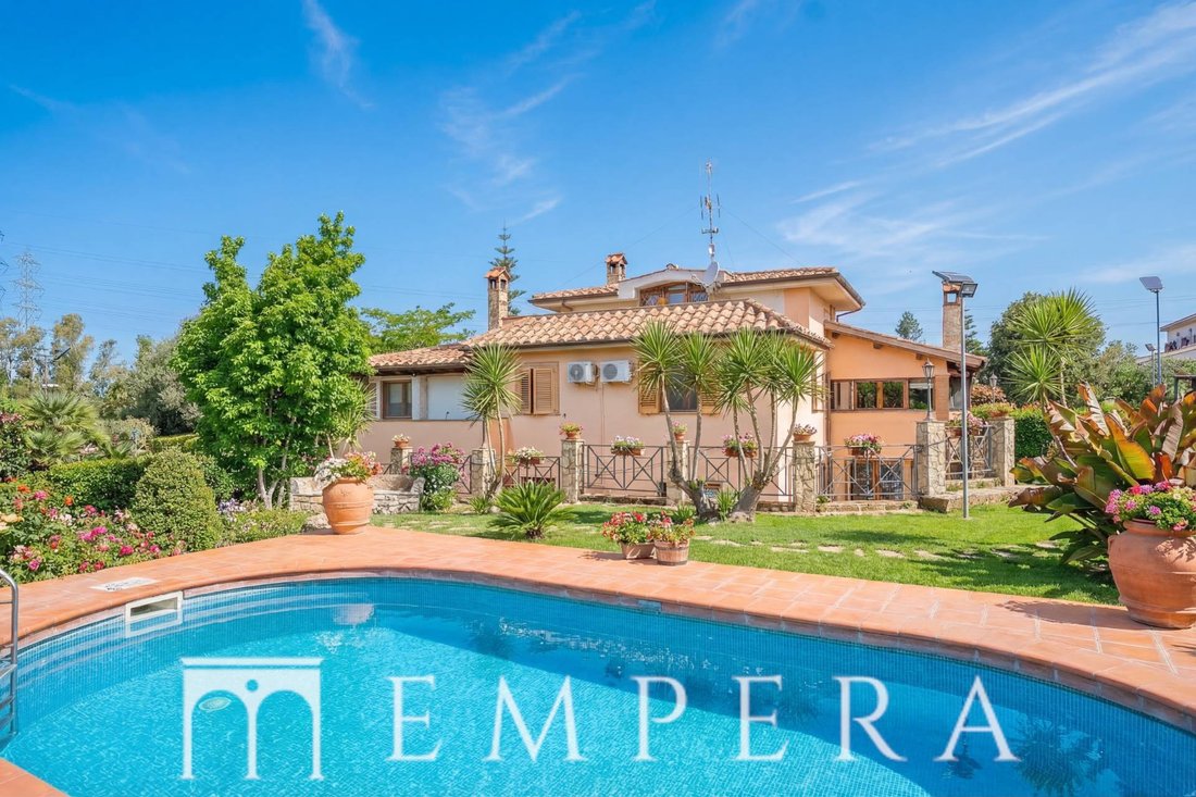 Villa in Aurelia District, Civitavecchia, Lazio 2 - 17468264