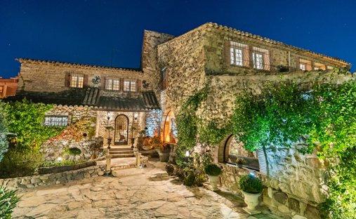 Maison à Bois Fleuri-Chevre d'Or-Saint Philippe, Biot, France 1