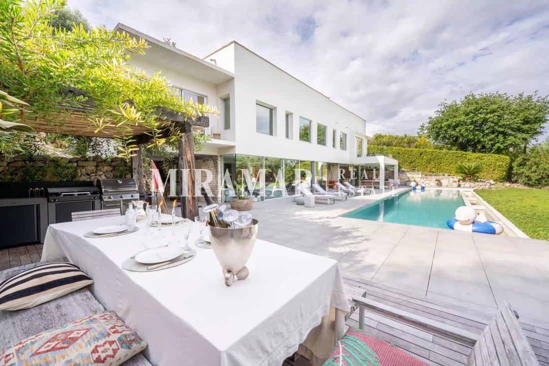 Villa in Nice, Provence-Alpes-Côte d'Azur, France 1 - 17465173