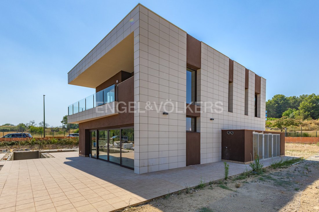 House in Sant Esteve Sesrovires, Catalonia, Spain 2 - 17466943