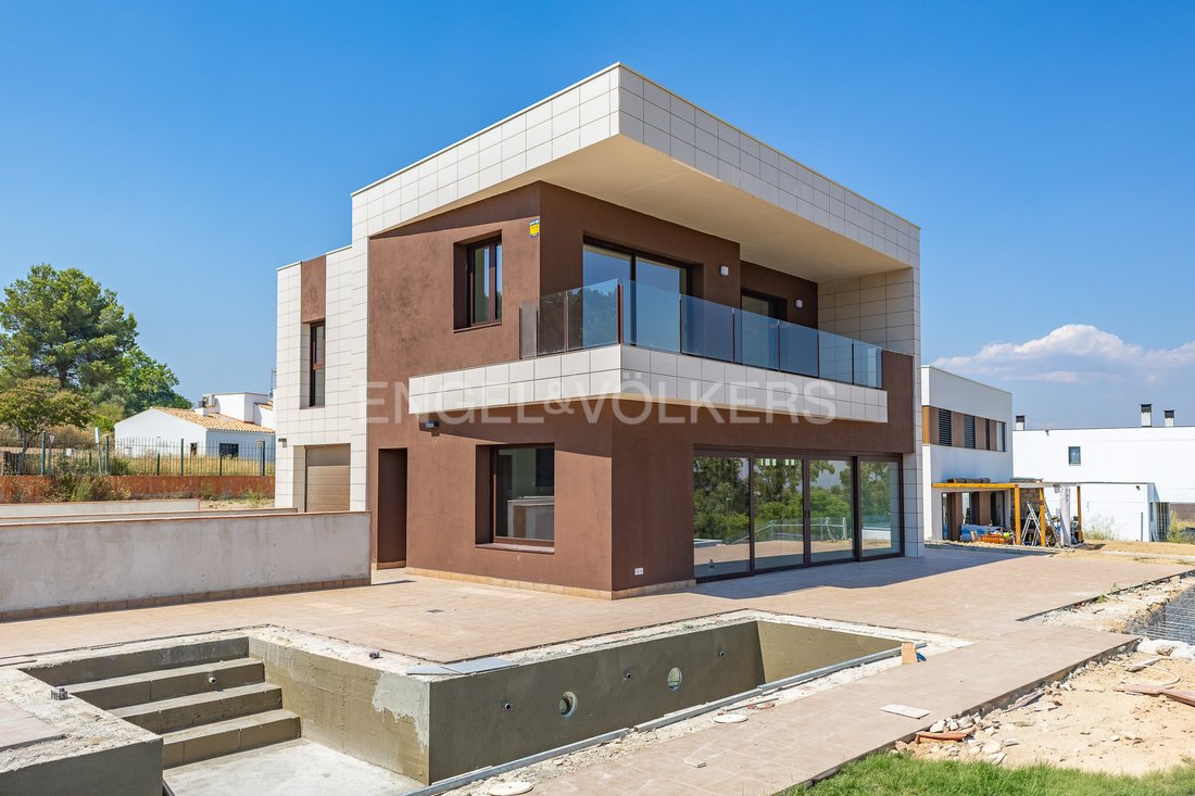 House in Sant Esteve Sesrovires, Catalonia, Spain 1 - 17466943