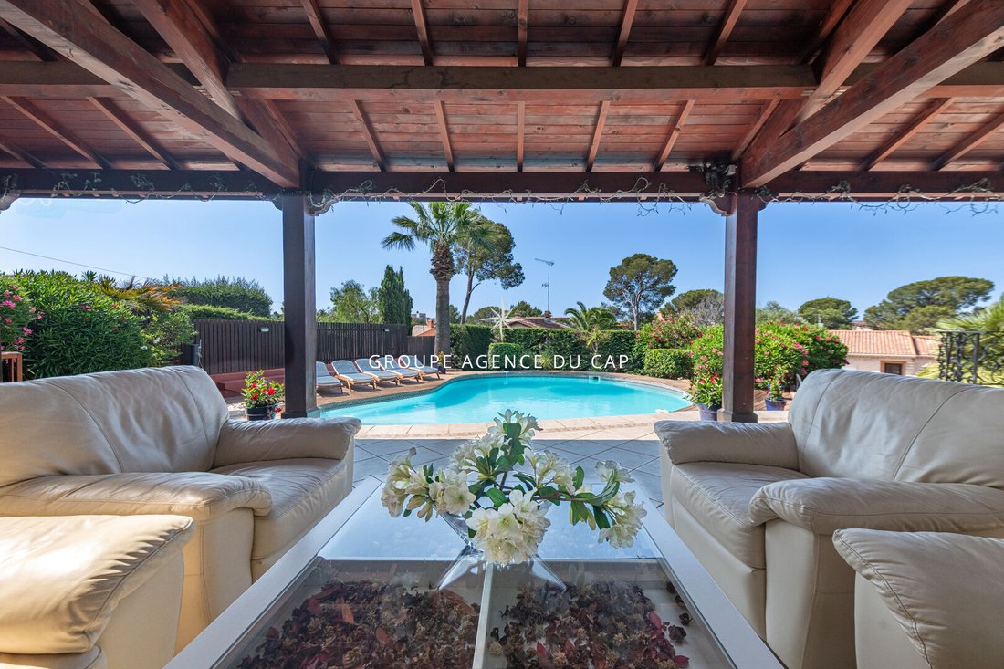 Villa in Les Plaines-Les Tasses, Saint-Raphaël, France 2 - 17467543