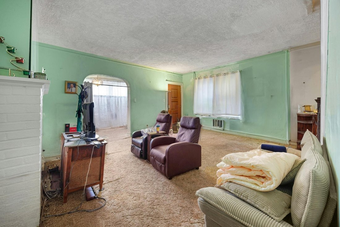 House in New York, New York, United States 1 - 17464709
