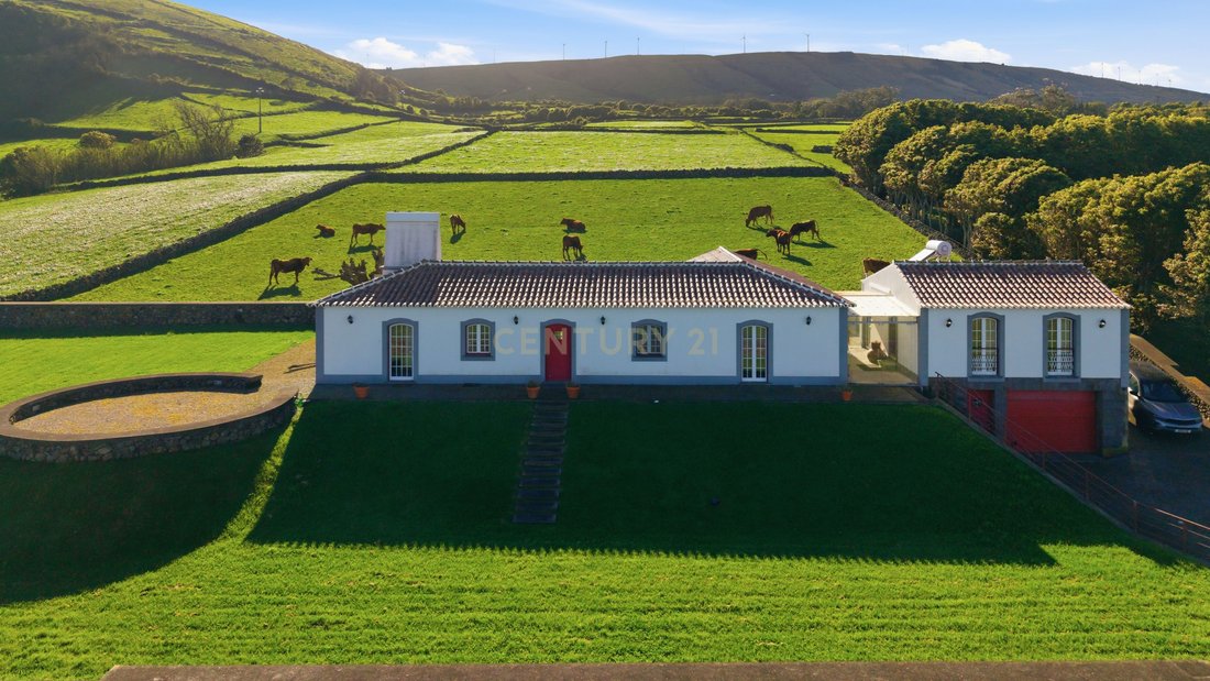 Villa in Praia da Vitoria (Santa Cruz), Azores, Portugal 1 - 17464942