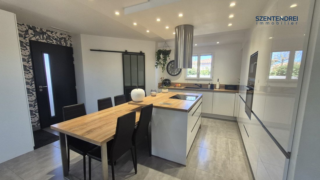 Villa in Lunel, Occitania, France 4 - 17468664