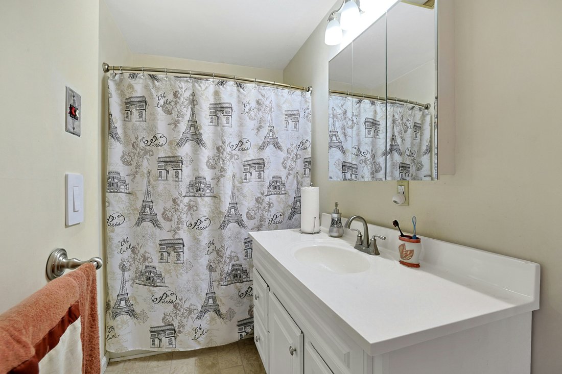 House in Middletown, New York, United States 3 - 17464719