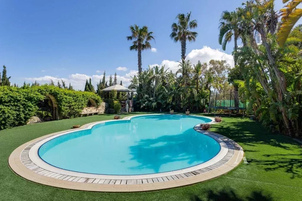 Villa in Swieqi, Malta 1 - 14530840