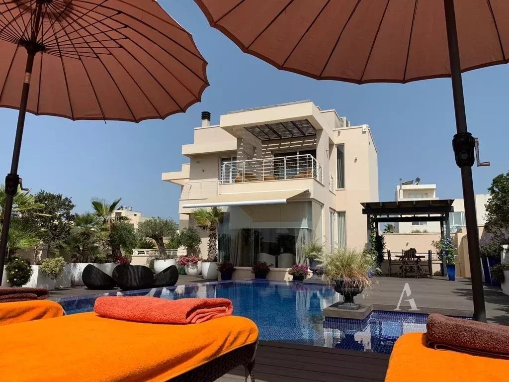 Villa in Swieqi, Malta 1 - 14597939
