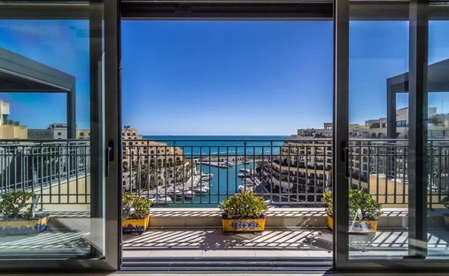 Penthouse in San Ġiljan, Malta 1