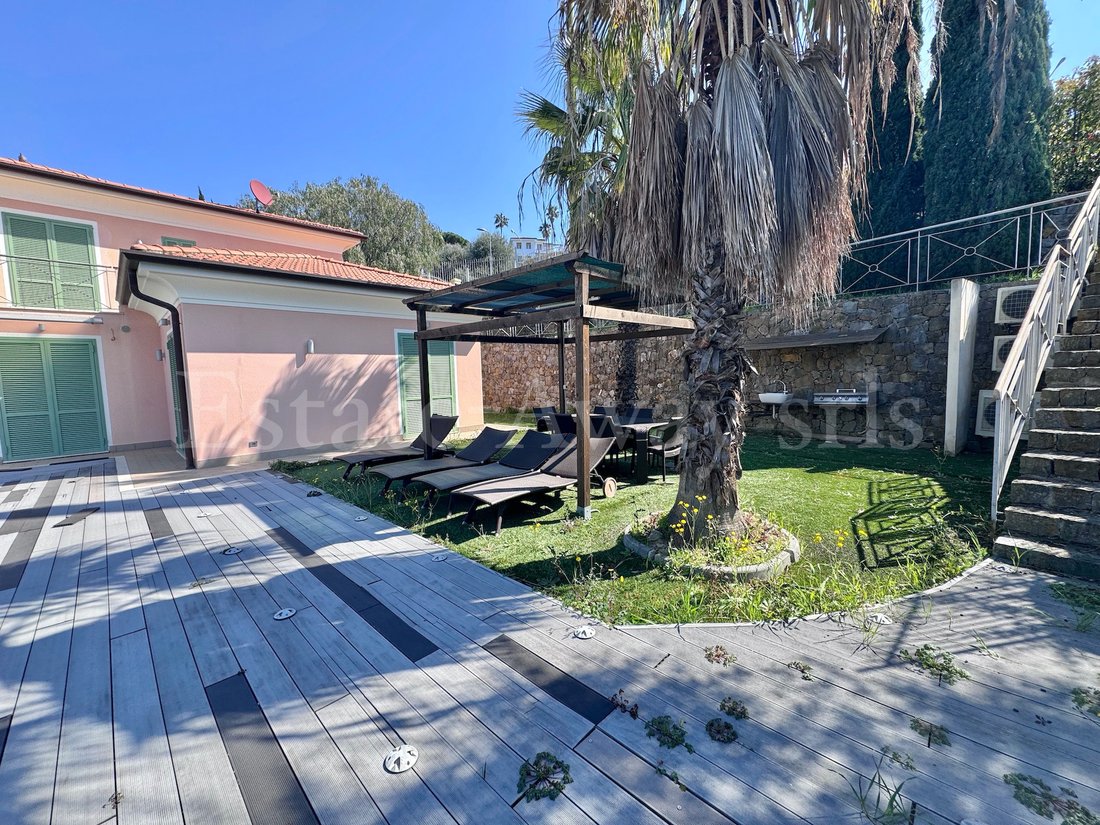 Villa in Bordighera, Liguria, Italy 5 - 17468836