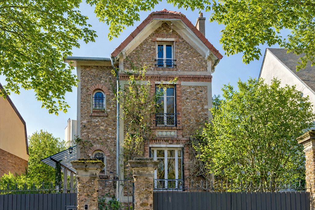 House in Côte Saint Louis, Garches, France 1 - 17469228