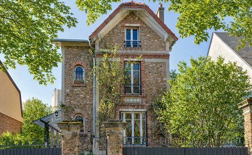 House in Côte Saint Louis, Garches, France 1