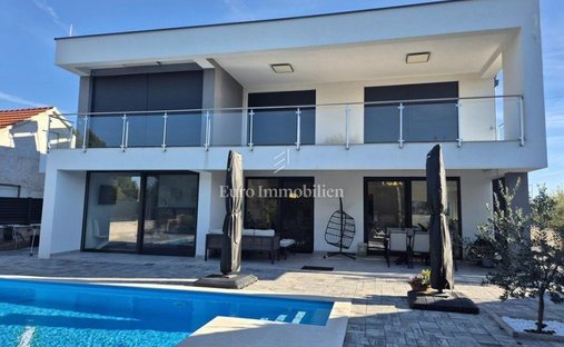 House in Pirovac, Sibenik-Knin County, Croatia 1