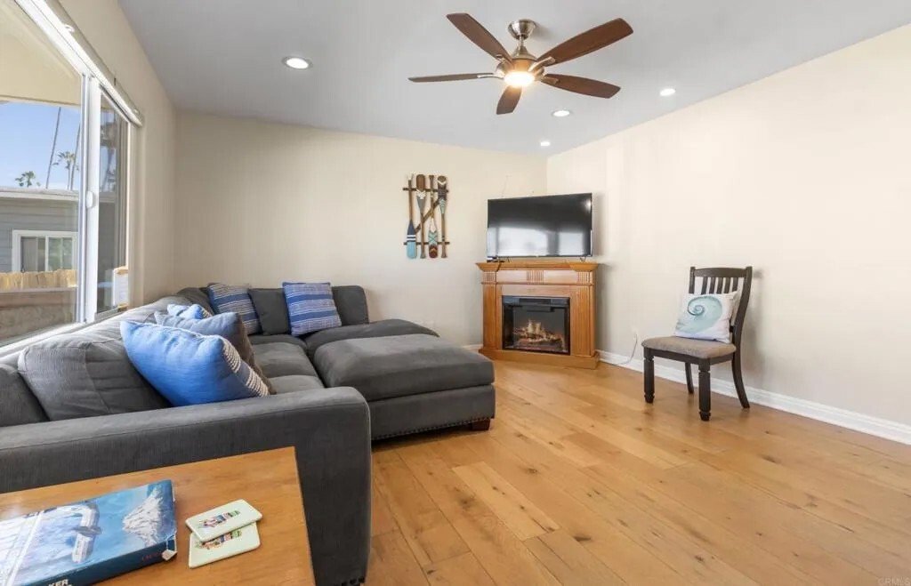 San Diego, California, United States 4 - 17469006