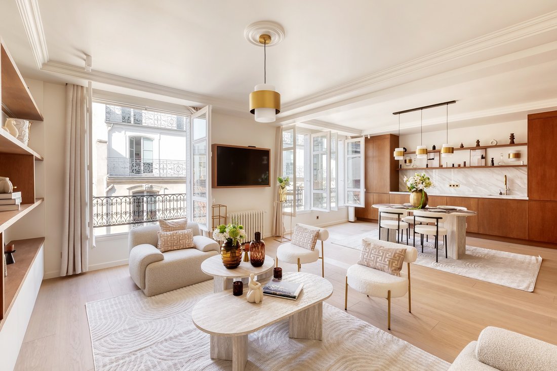 Apartment in Elysées-Madeleine, Paris 8e Arrondissement, Paris 2 - 17469070