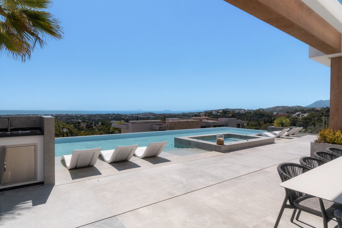 Villa in Benahavis, Andalusia, Spain 1 - 17469012
