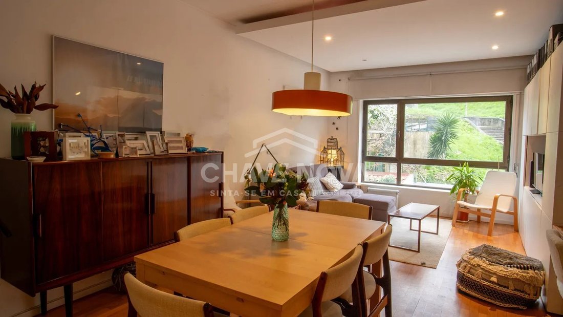 Apartment in Mafamude e Vilar do Paraiso, Porto District, Portugal 1 - 17469110