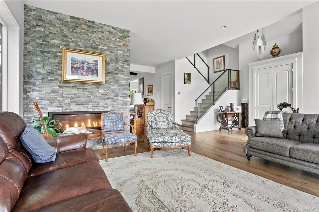 House in Saanich, British Columbia, Canada 5 - 17469738
