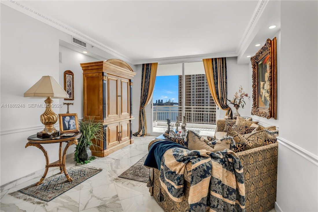 Condo in Miami, Florida, United States 3 - 16201292