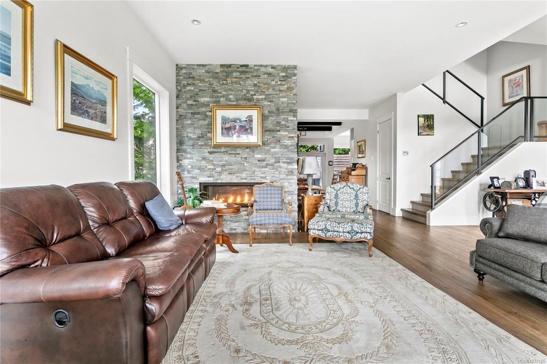 House in Saanich, British Columbia, Canada 3 - 17469738