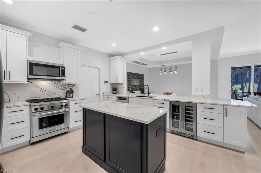 Condo in Naples, Florida, United States 3 - 17470012