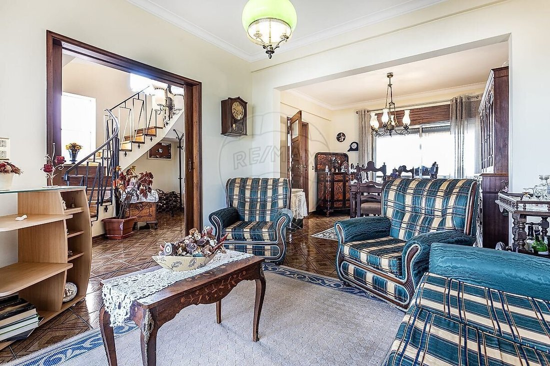 House in Carnaxide e Queijas, Lisbon, Portugal 1 - 17469705
