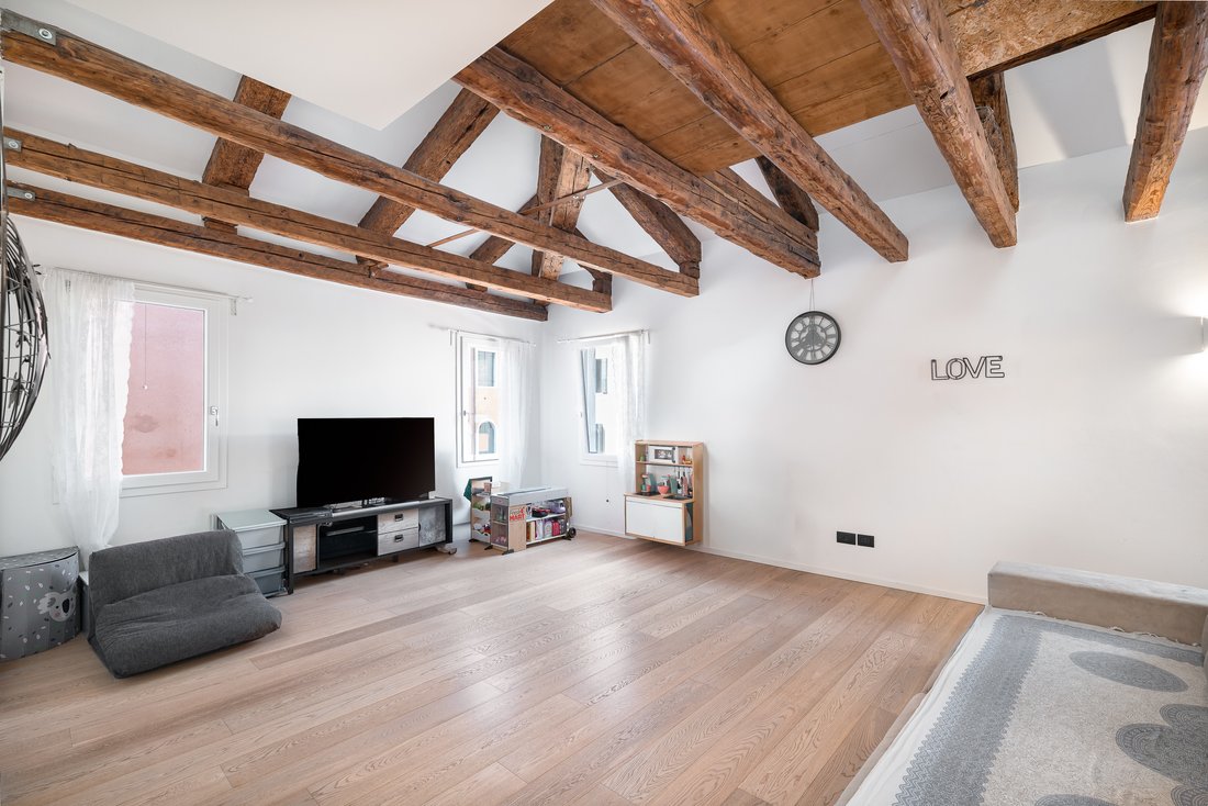Apartment in Saint Paul, Venice, Italy 3 - 17470057