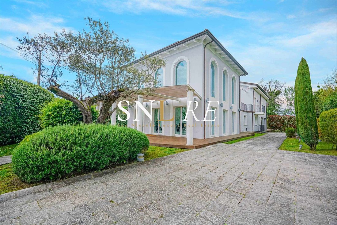 Villa in Vittoria Apuana, Forte dei Marmi, Tuscany 1 - 17466324