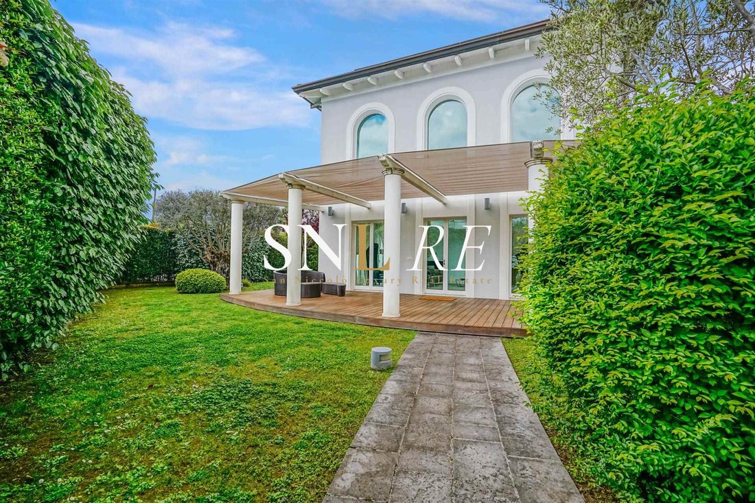 Villa in Vittoria Apuana, Forte dei Marmi, Tuscany 2 - 17466324